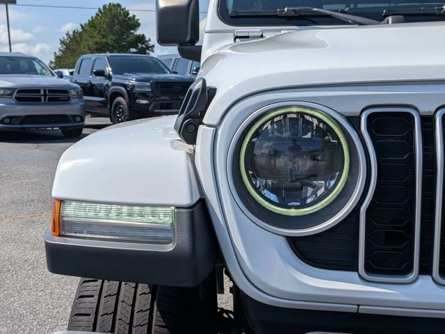 Used 2024 White Jeep Sahara image 9