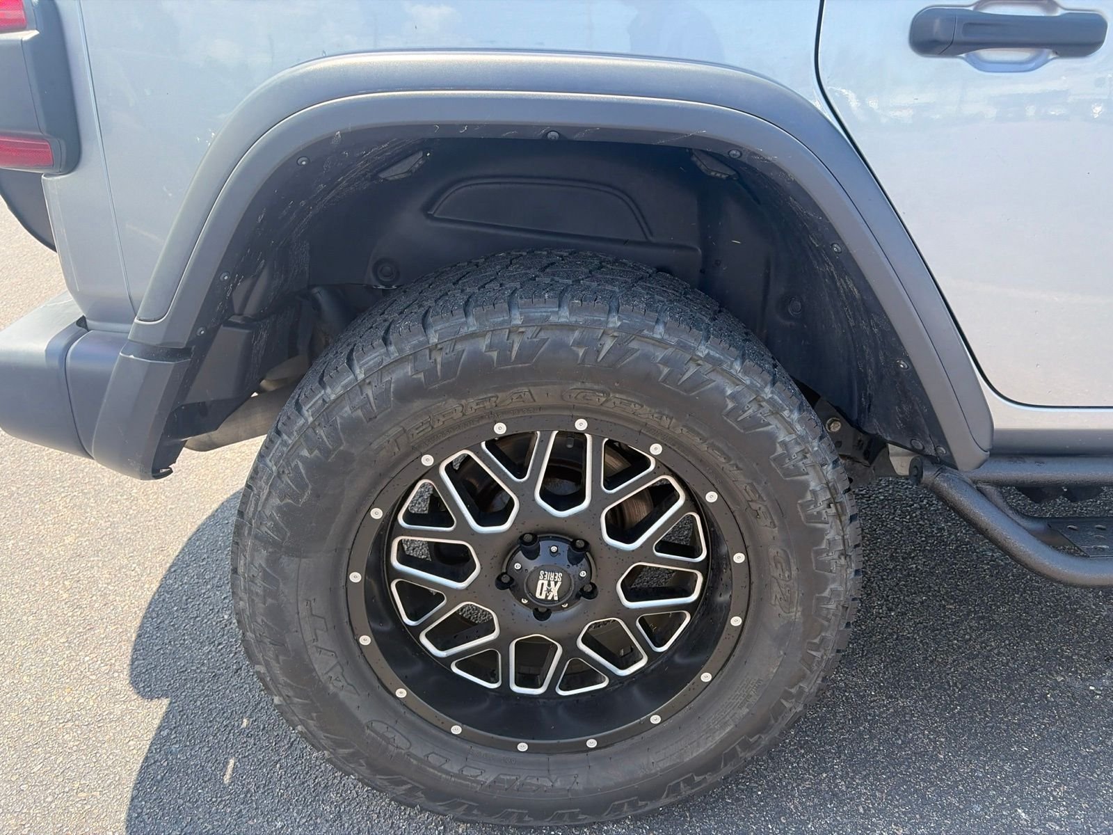 Used 2018 Silver Jeep Unlimited Rubicon image 10