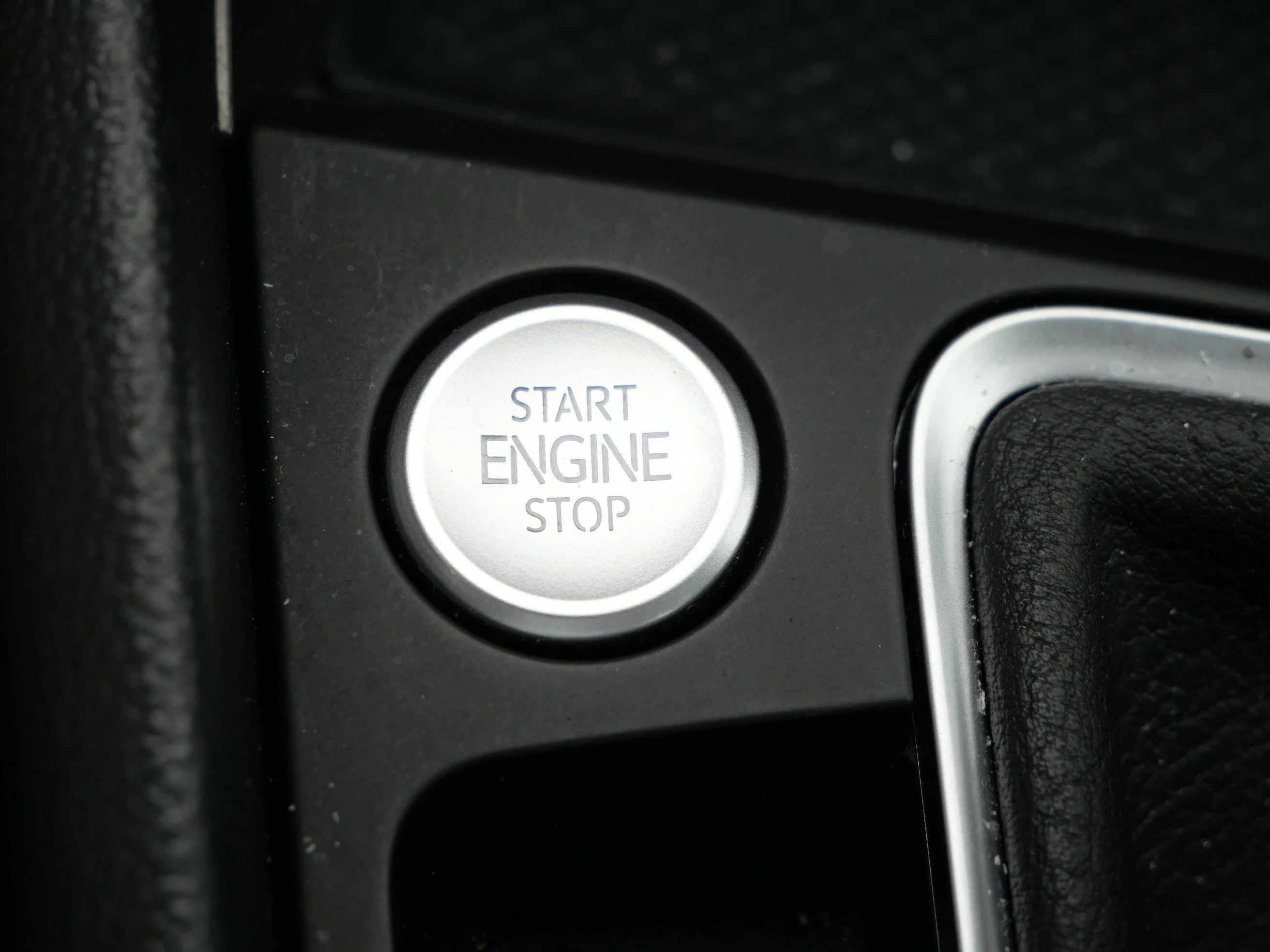 Certified Used 2025 Monterey Blue Volkswagen SE image 29