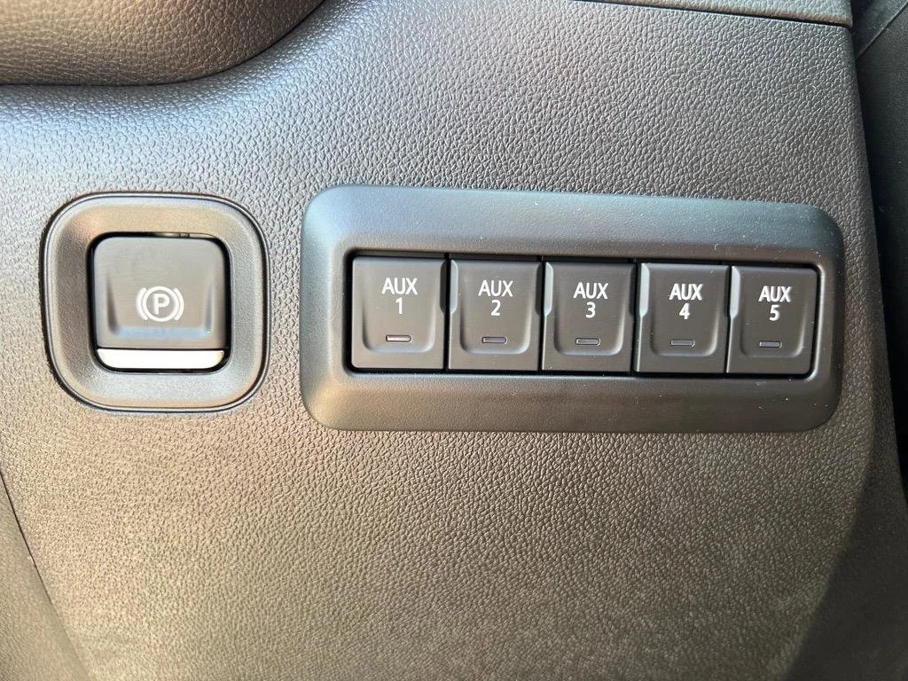 2025 GMC Sierra 2500HD Pro - Photo 14