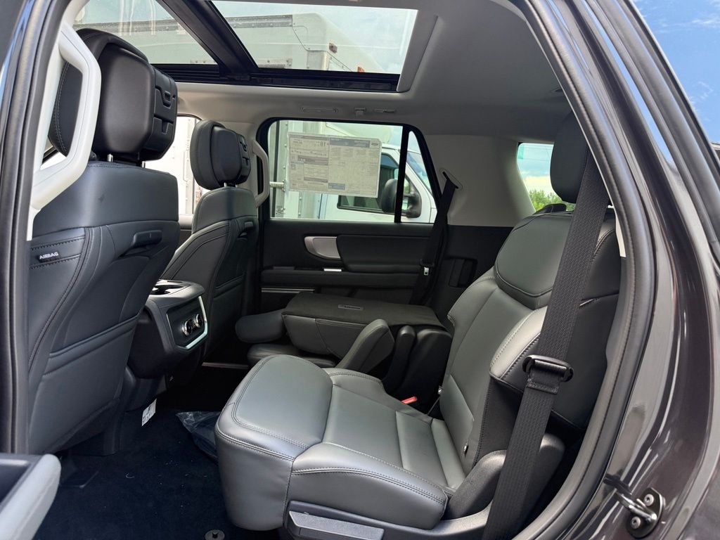 New 2027 Dark Matter Gray Metallic Ford Active image 10