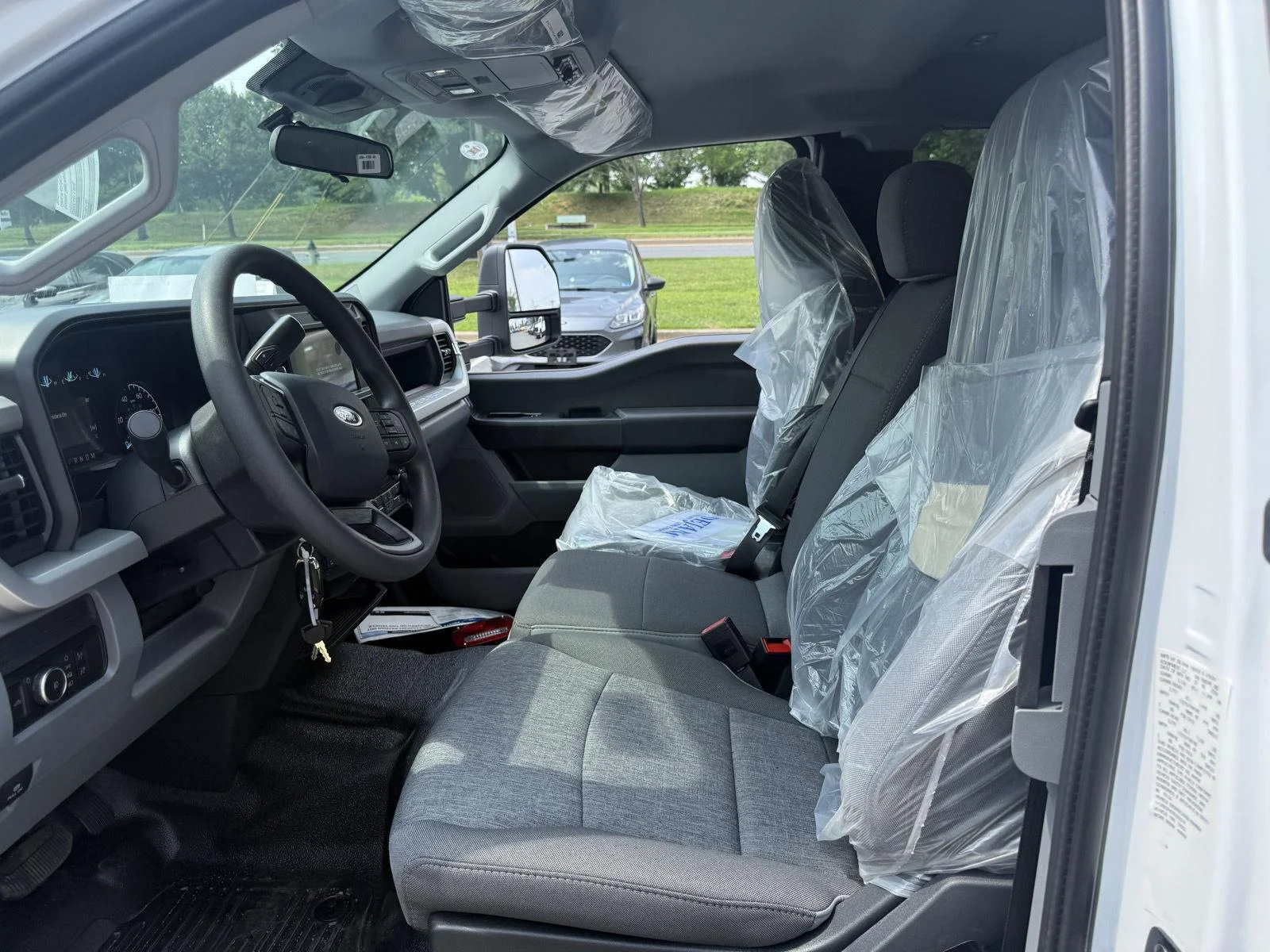 New 2026 Oxford White Ford XL image 18