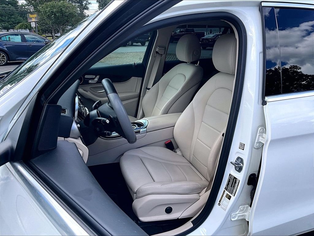 Used 2019 White Mercedes-Benz GLC 300 image 10