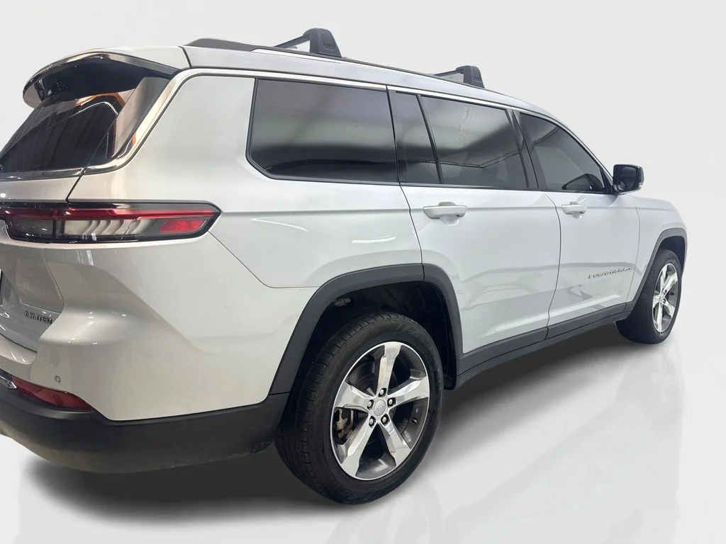Used 2022 Silver Jeep Limited image 13