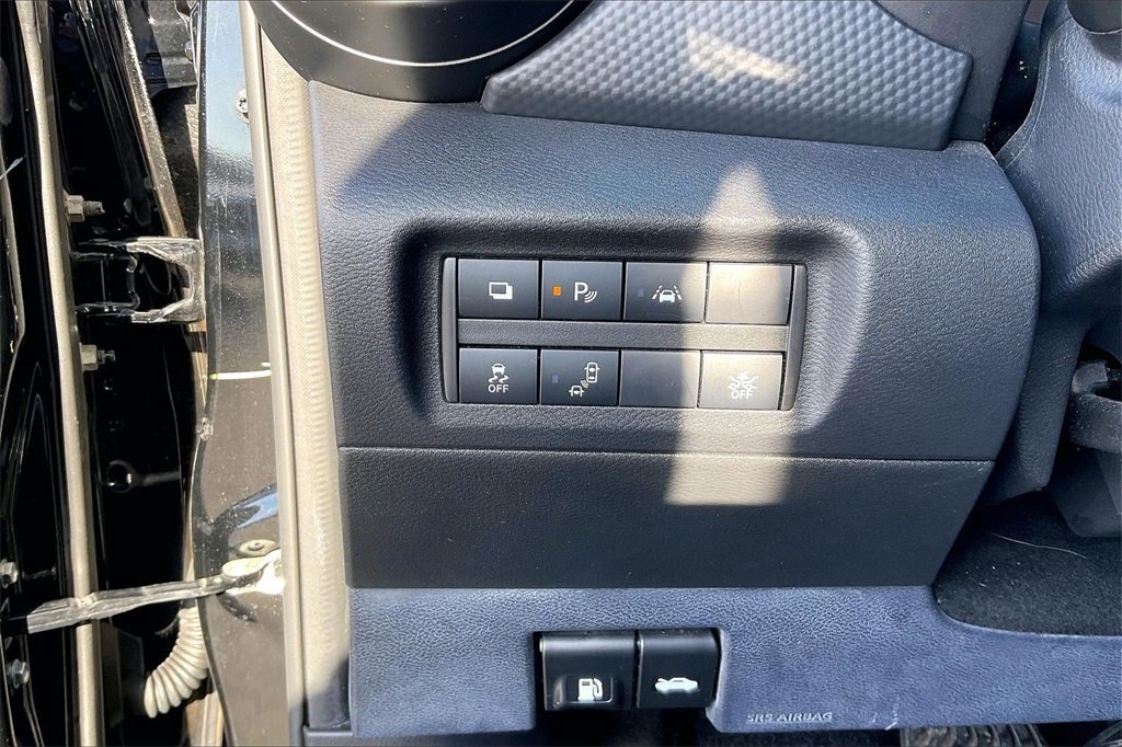 2022 NISSAN KICKS - Image 32