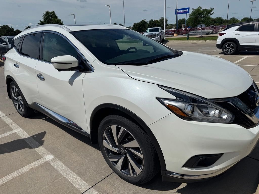 Used 2017 White Nissan Platinum image 5