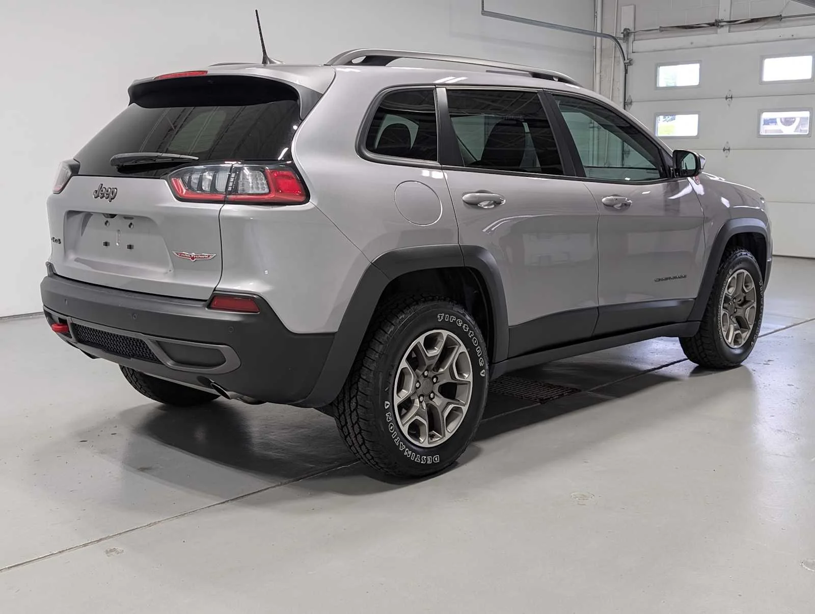 Used 2021 Billet Silver Metallic Clearcoat Jeep Trailhawk image 8