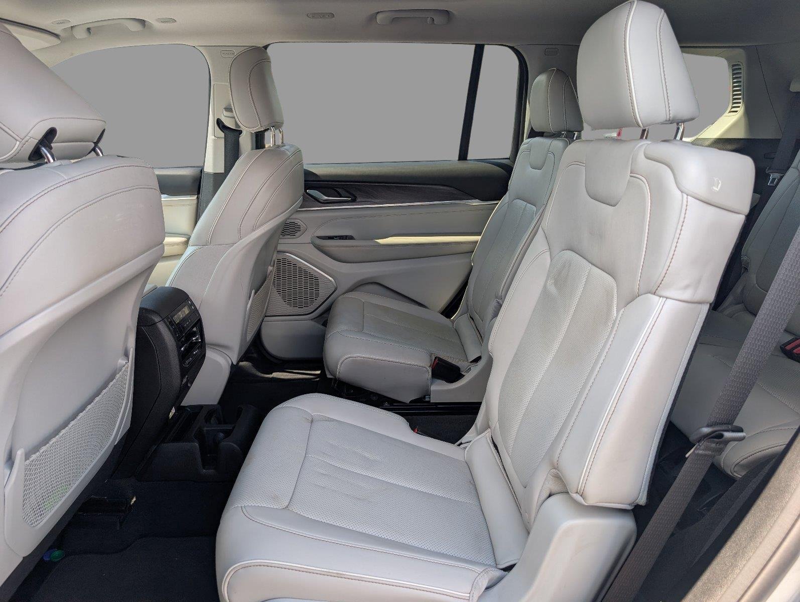 Used 2023 Silver Zynith Jeep Overland image 37