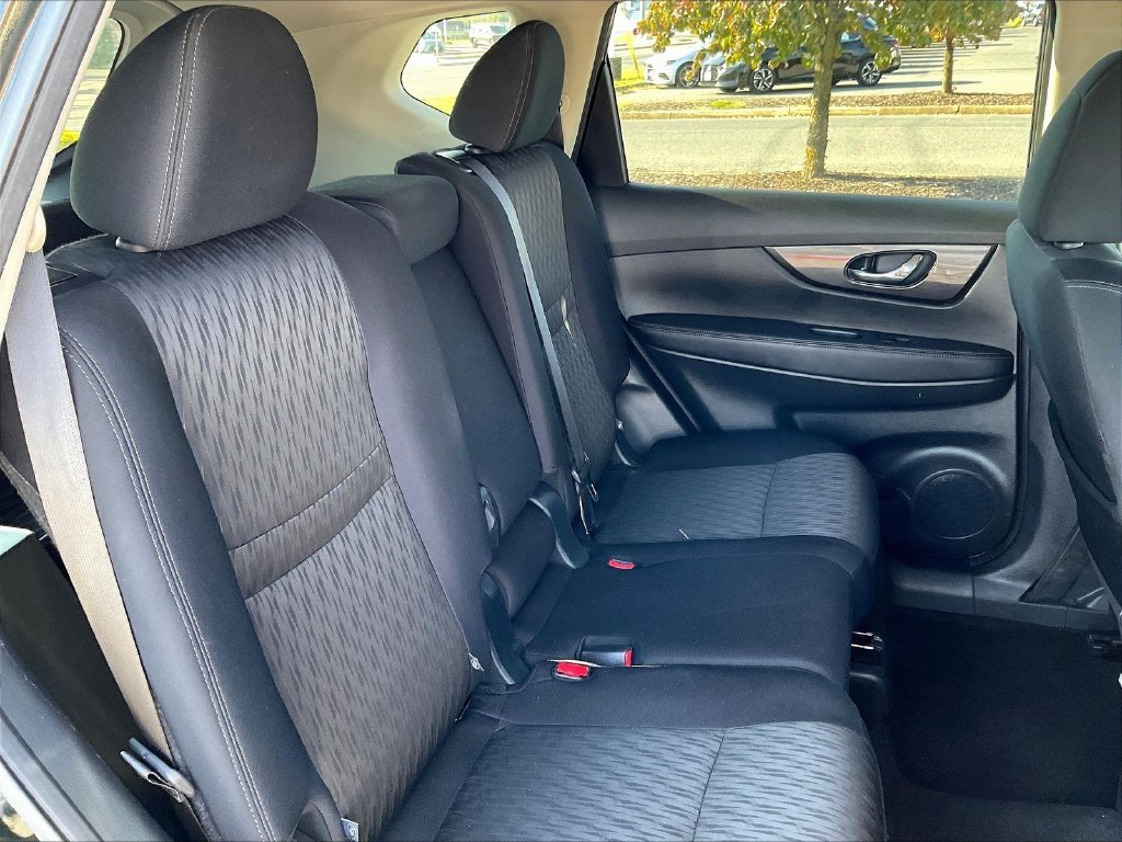 Used 2020 Green Nissan SV image 6