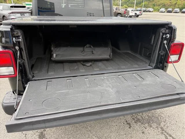 Used 2021 Black Clearcoat Jeep Freedom image 22