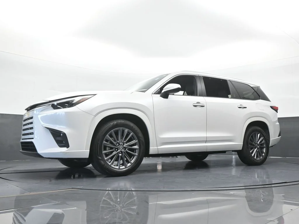 Used 2024 White Lexus 350 Premium image 55