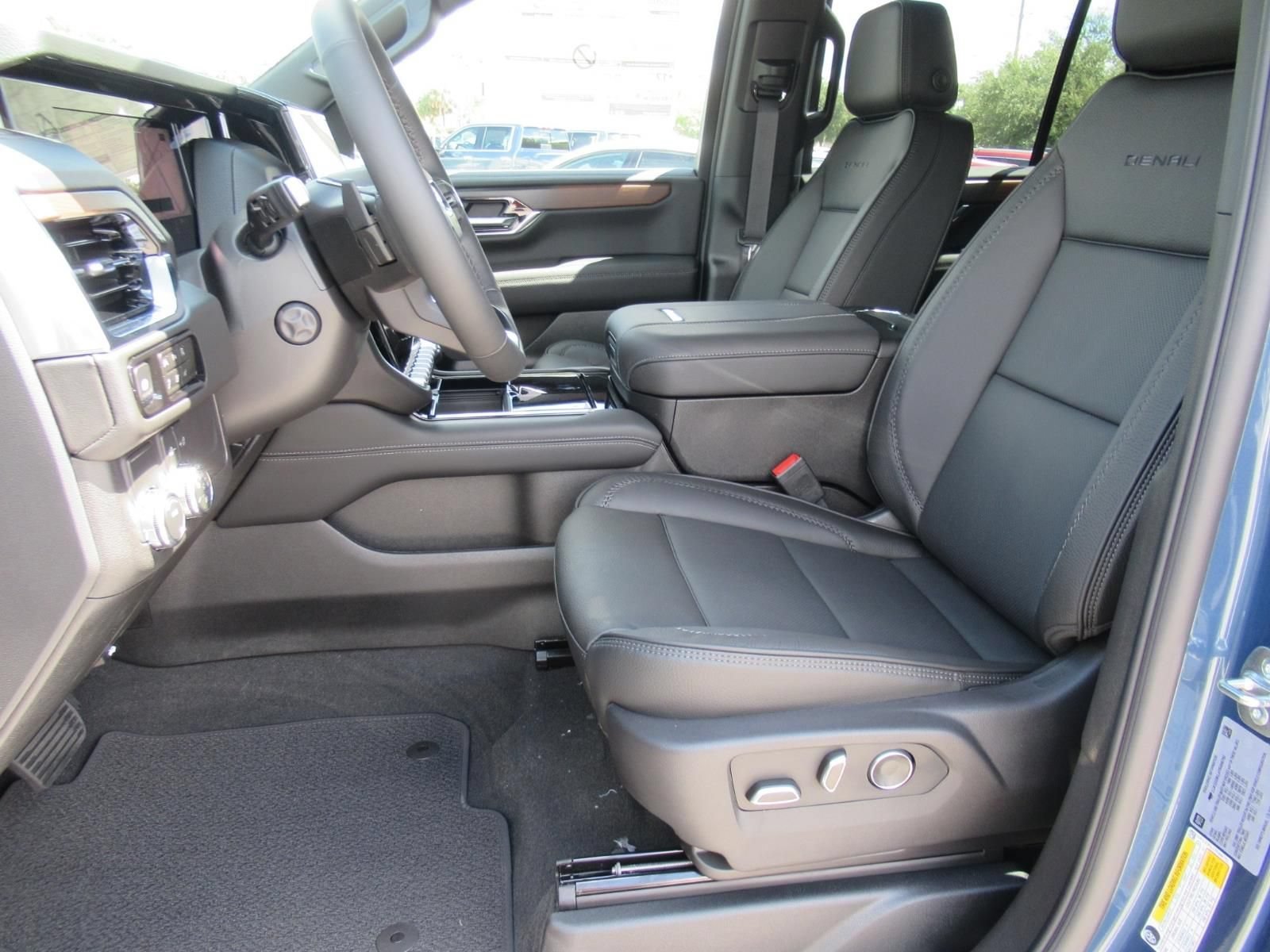 2026 GMC Yukon Denali - Photo 19