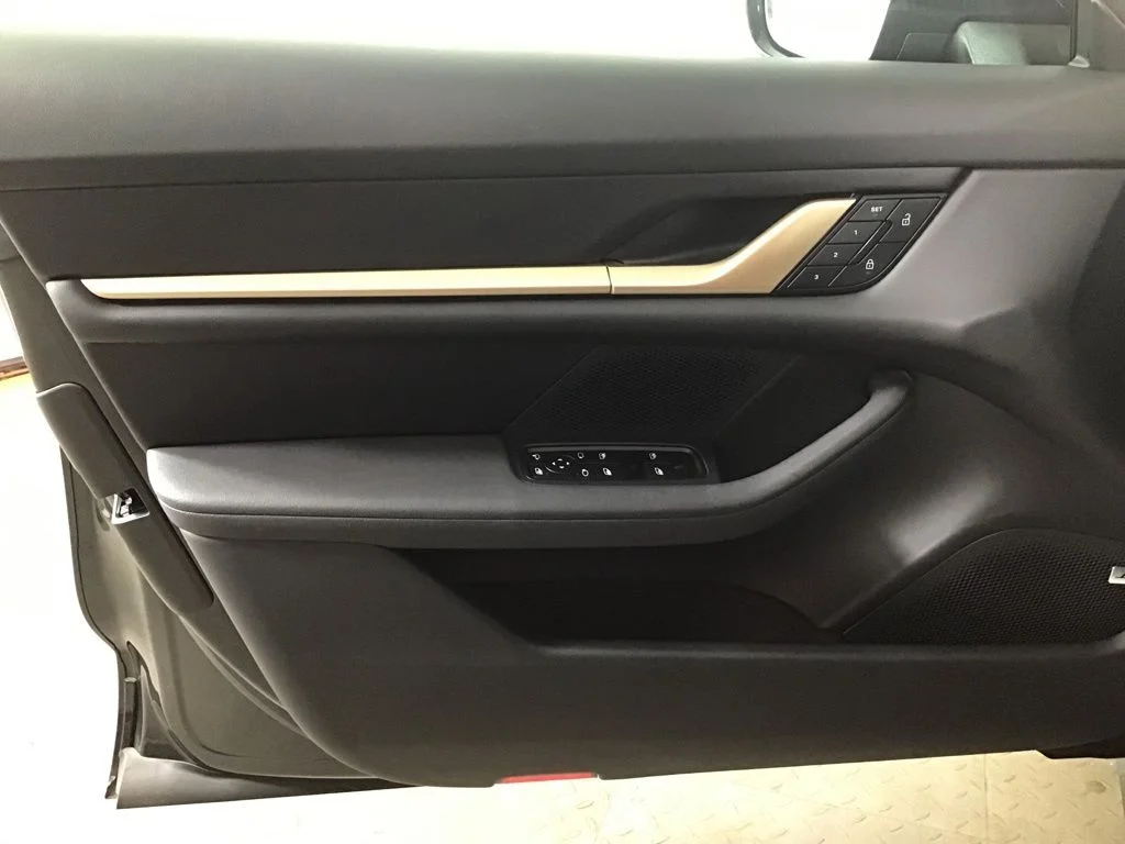 2025 Porsche Taycan S - Photo 28