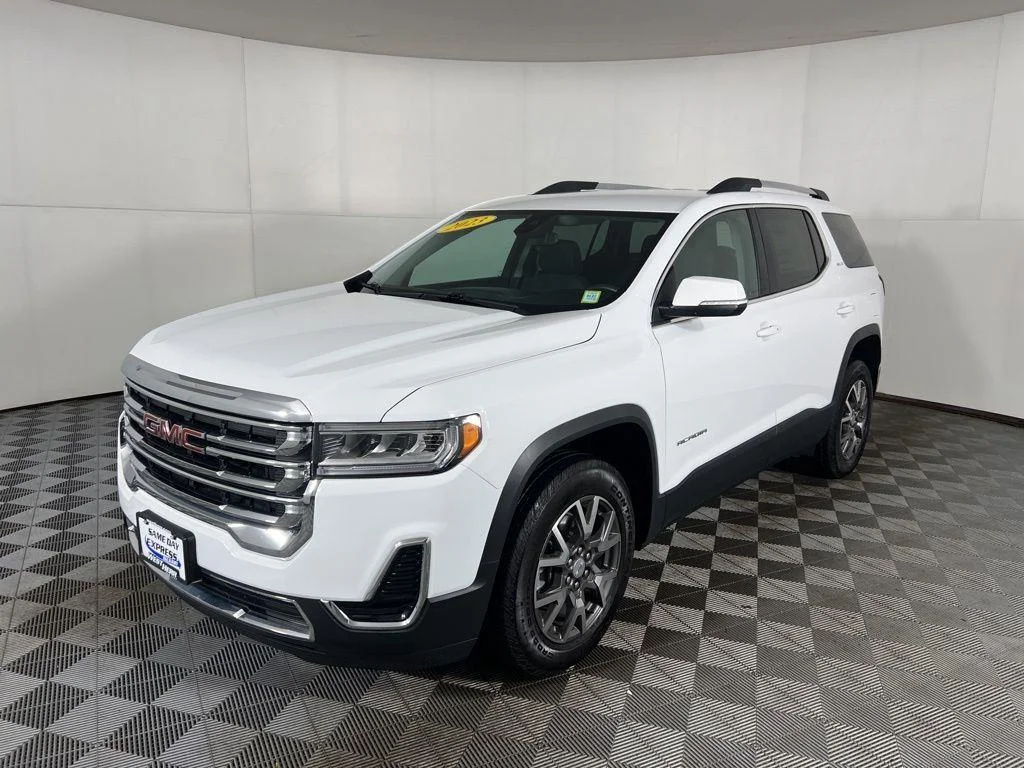 Used 2023 Summit White GMC SLE image 5