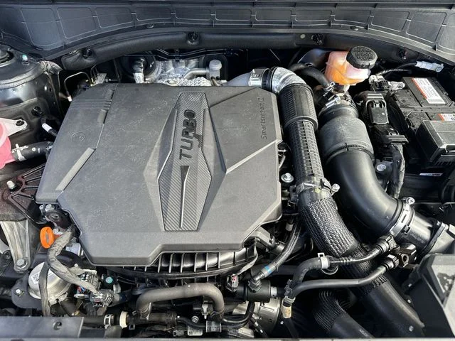Used 2025 Black Hyundai SEL image 17