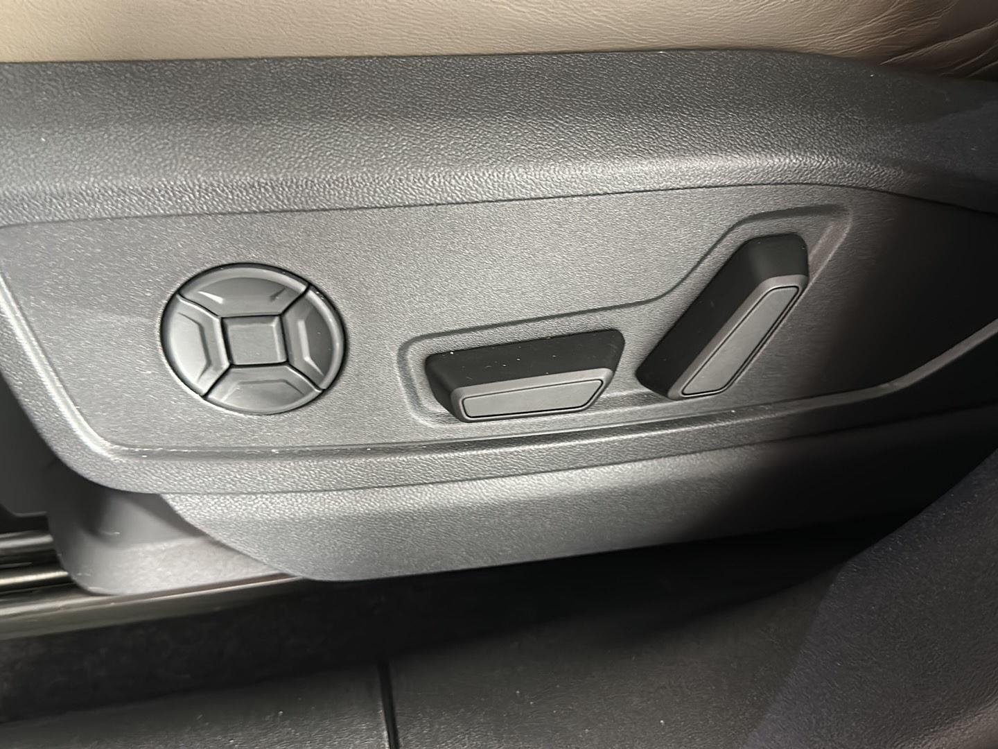 Used 2025 Mythos Black Metallic Audi Premium Plus image 20