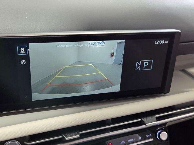 New 2026 White Hyundai SEL FWD image 19