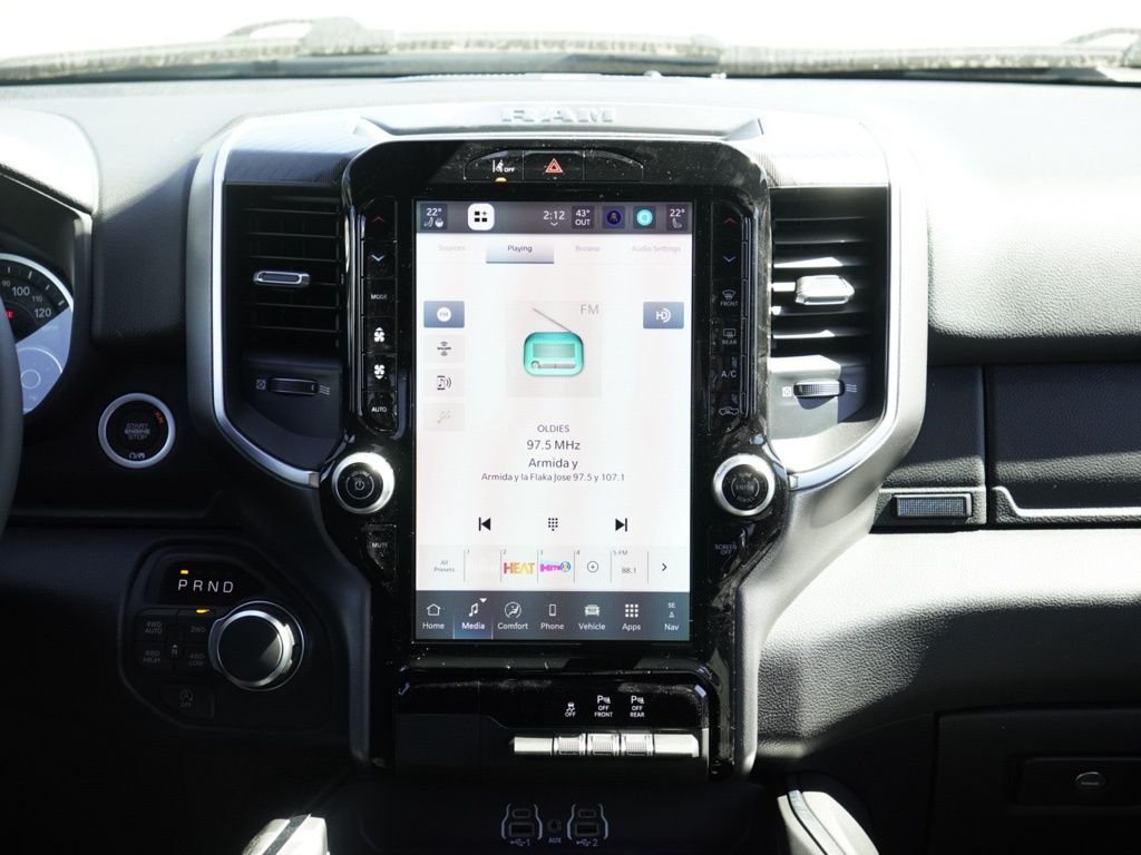 New 2026 Bright White Clear-Coat Exterior Paint RAM Big Horn/Lone Star image 24