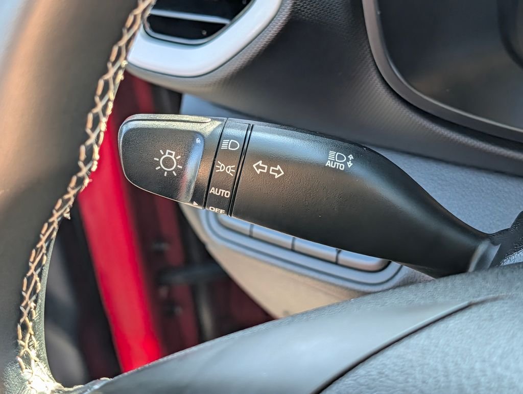 2022 Hyundai Venue Limited - Photo 29