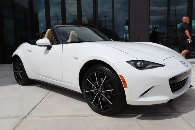 New 2026 Snowflake White Pearl Mazda Grand Touring image 18