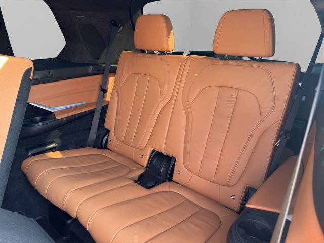 Used 2022 Arctic Grey Metallic BMW M50i image 27