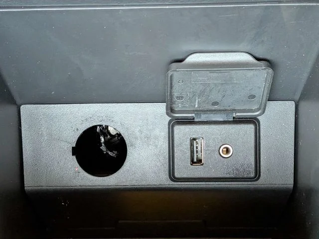Used 2015 Gray Nissan SR image 21