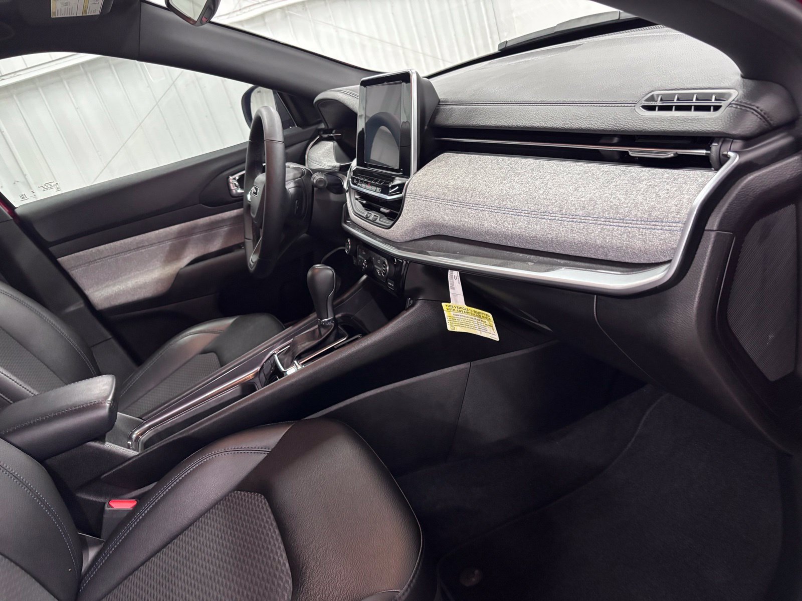 Used 2025 Red Jeep Latitude image 13