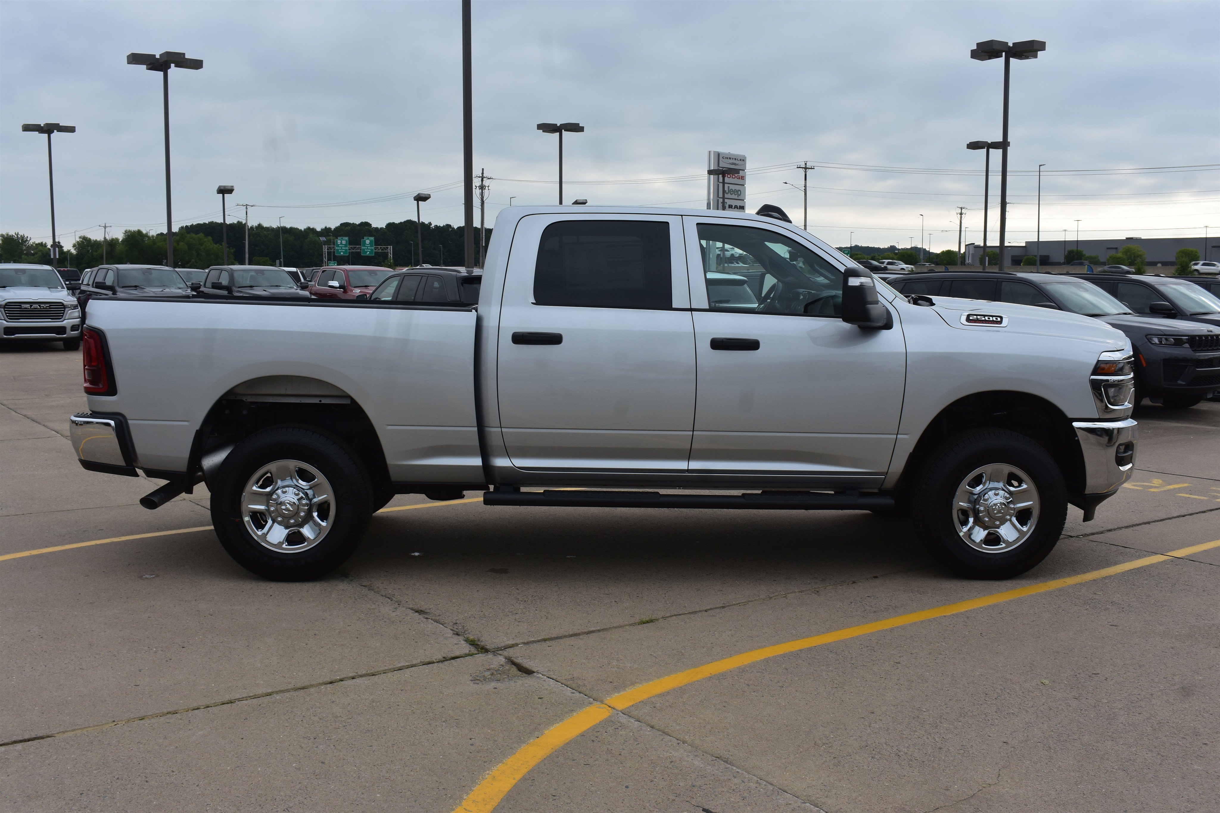 New 2026 Silver-Zynith Exterior Paint RAM Tradesman image 4