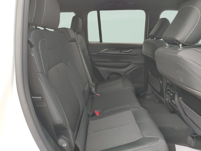 New 2027 Bright White Clear-Coat Paint Jeep Laredo image 32