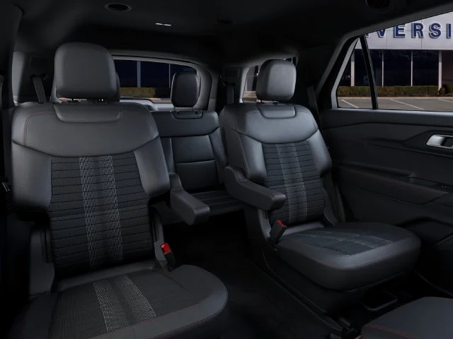 New 2027 Star White Metallic Tri-Coat Ford ST-Line image 11