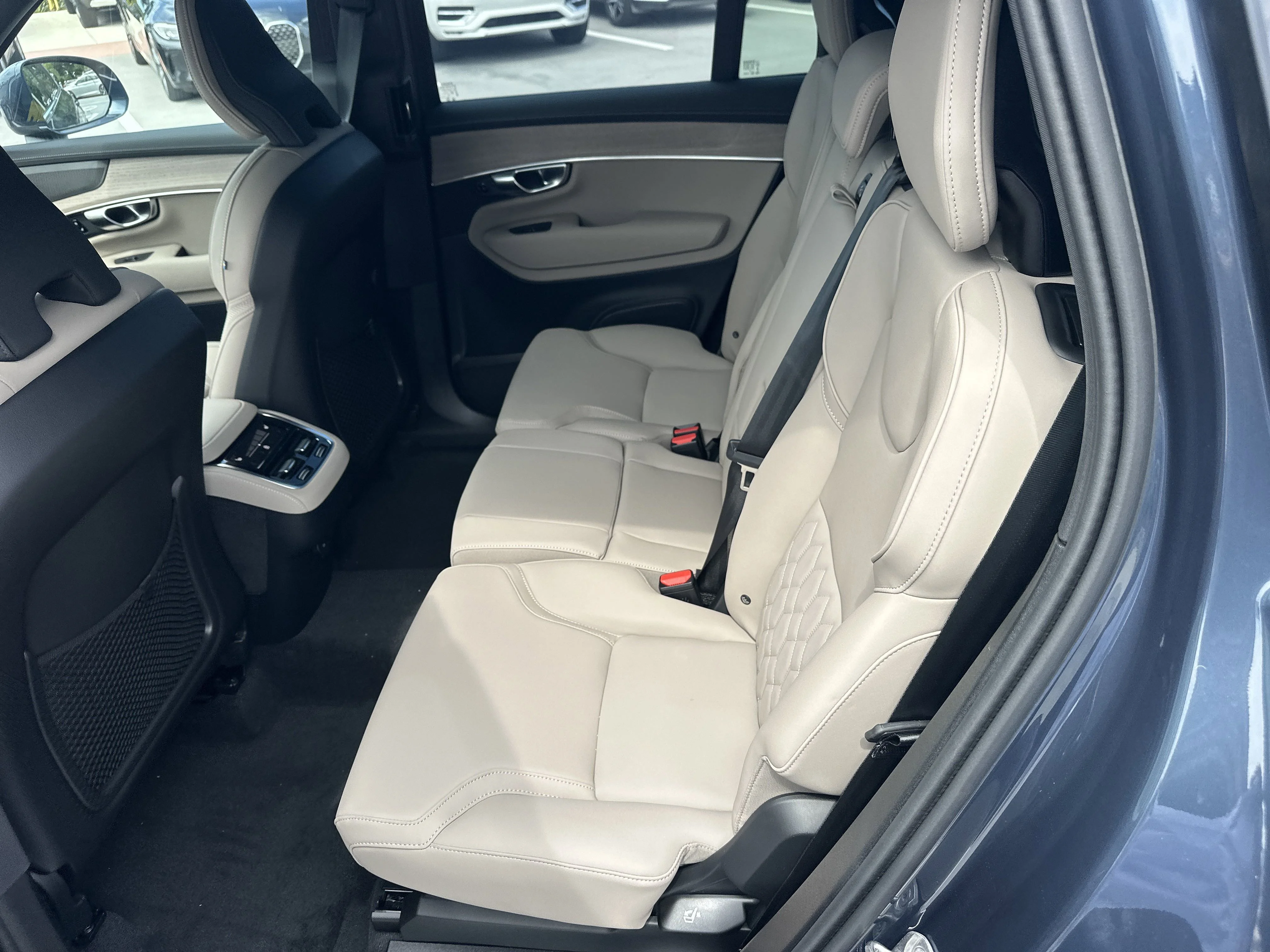2026 Volvo XC90 Plus - Photo 14