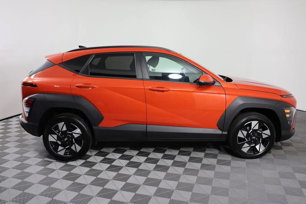 Used 2024 Orange Hyundai SEL image 9