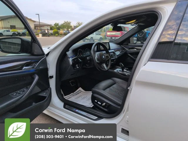 Used 2018 White BMW M550i xDrive image 9