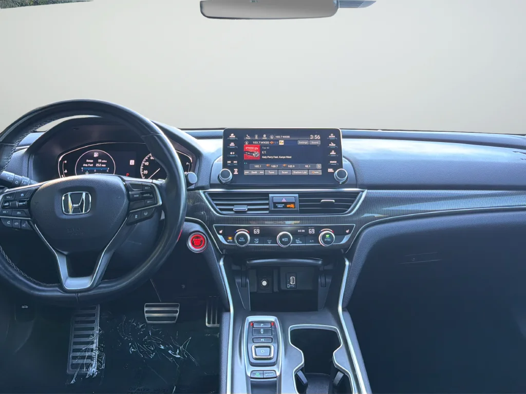 Used 2020  Honda Sport 2.0T image 11