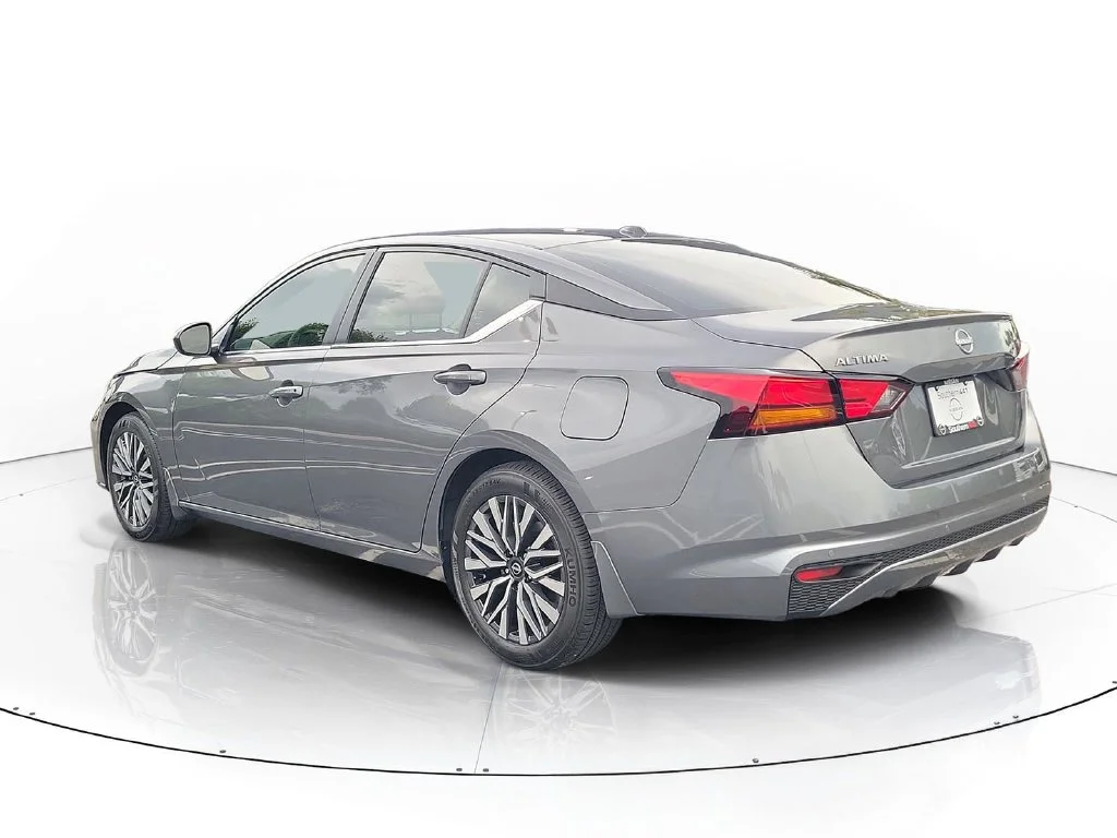 New 2026 Gray Nissan 2.5 SV image 5