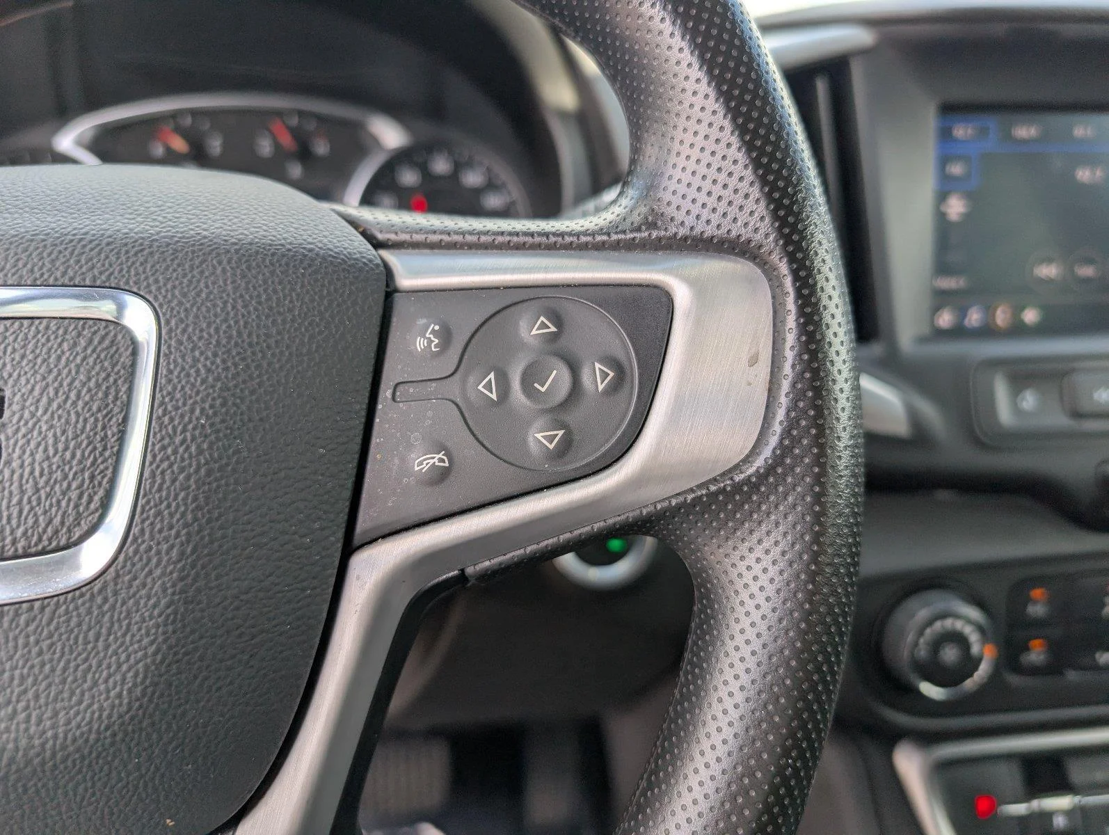 Used 2024 Downpour Metallic GMC SLE image 25