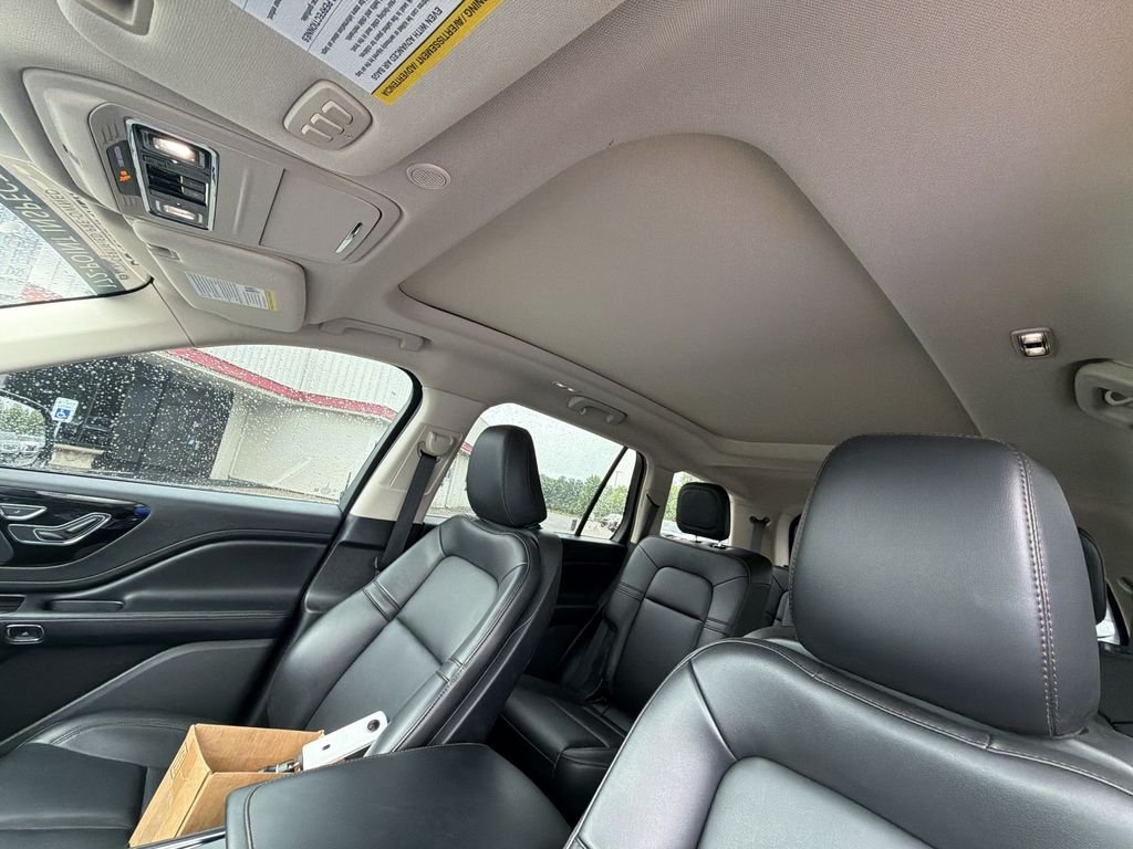 Used 2023 Silver Lincoln Standard image 22