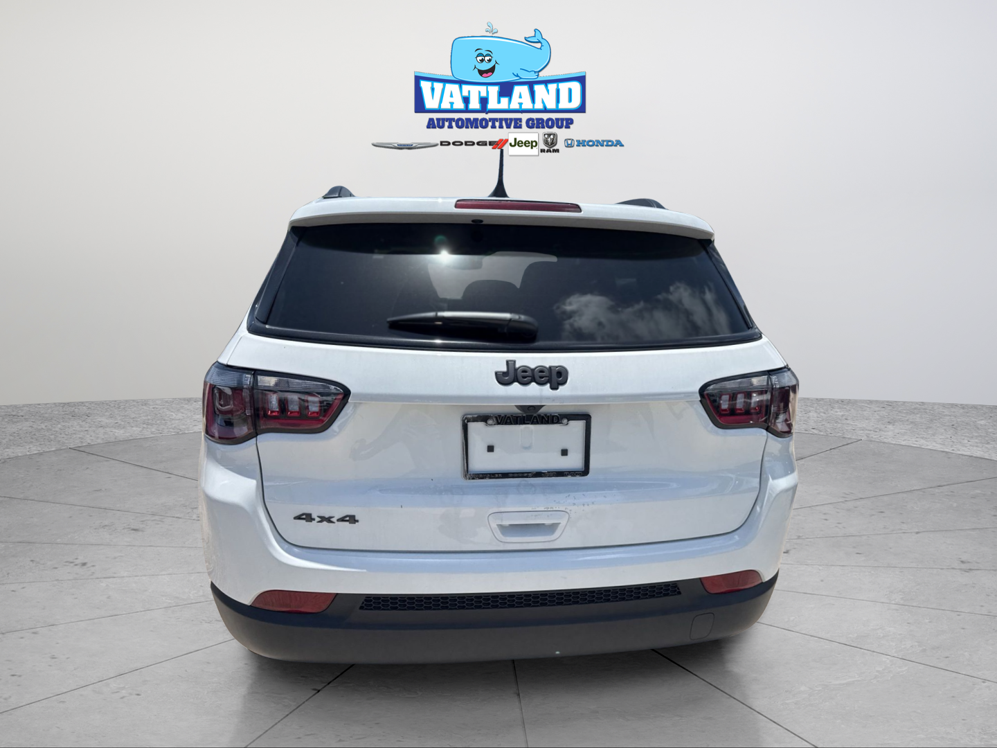 New 2026 Bright White Clearcoat Jeep Latitude image 7
