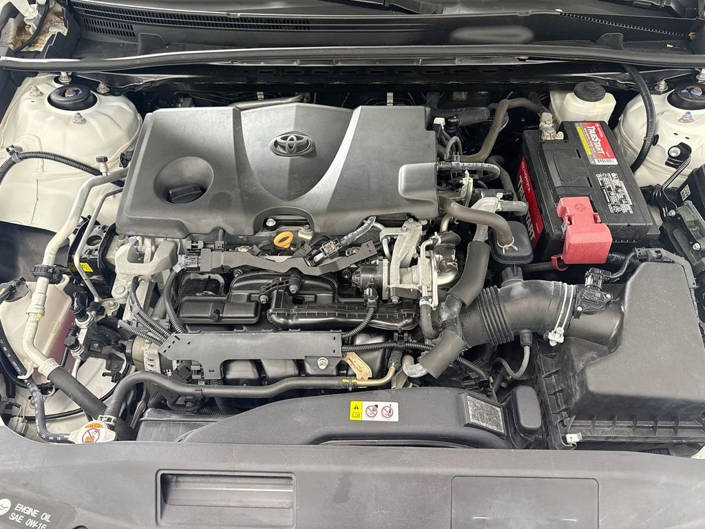 Used 2019 White Toyota  image 26