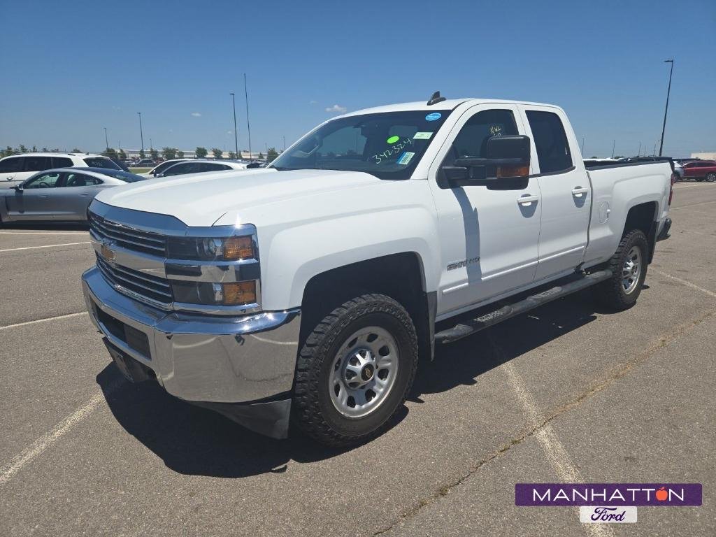 Used 2018 Summit White Chevrolet LT image 1
