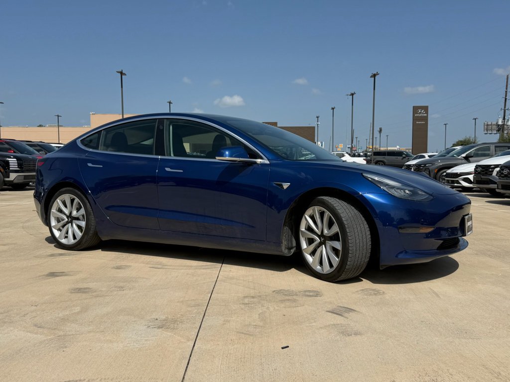 Used 2020  Tesla Standard Range image 9