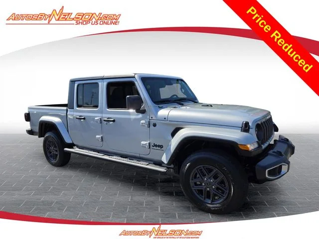 Used 2024 Silver Jeep Sport S image 1