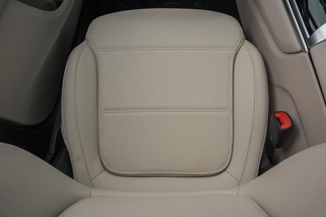 New 2026 Polar White Mercedes-Benz GLC 300 image 30