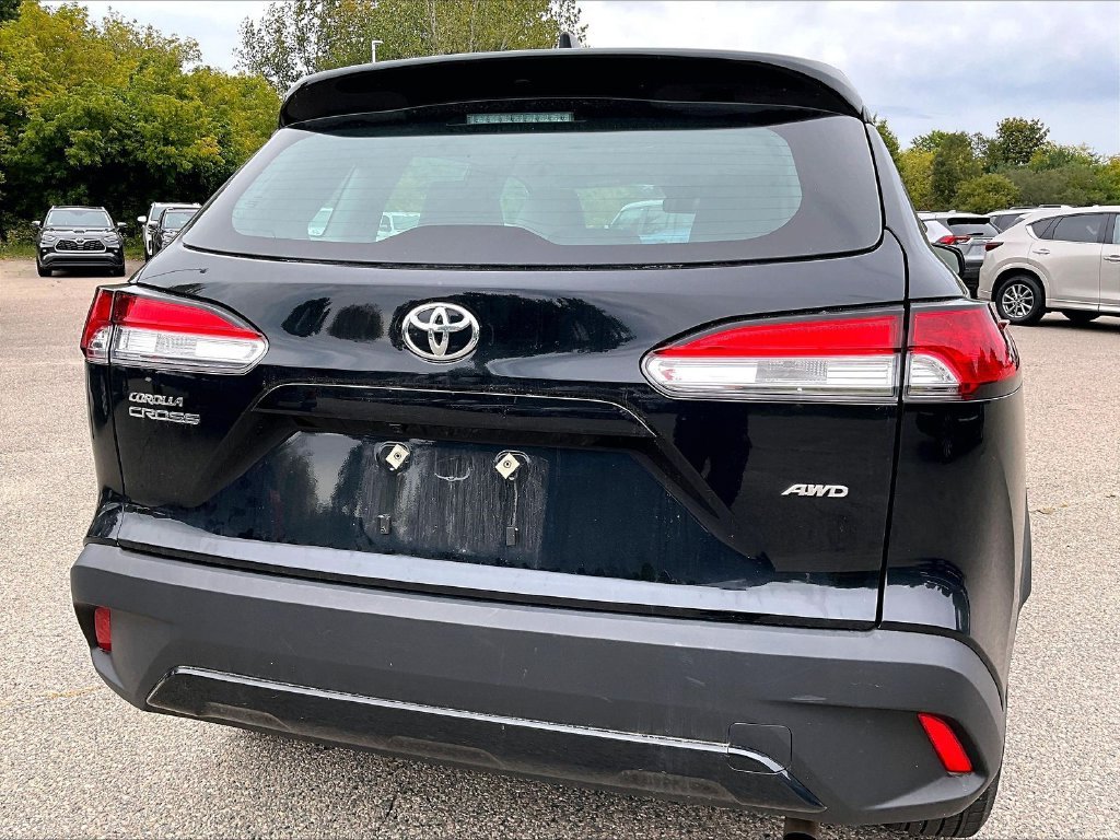 Used 2023 Black Toyota L image 10