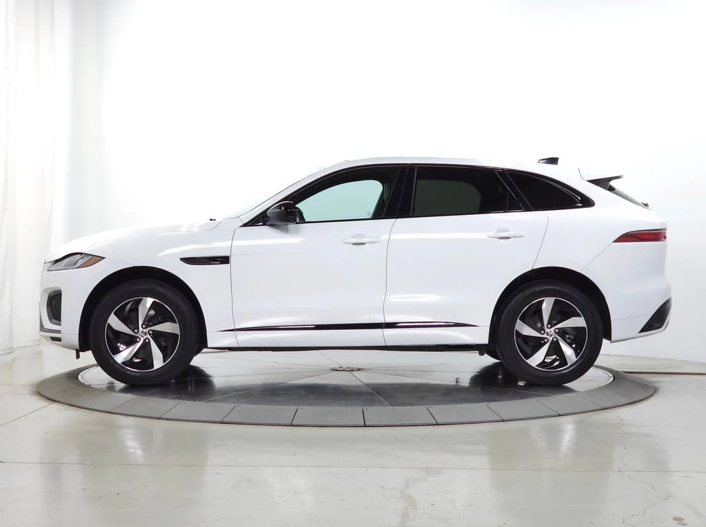 Used 2025  Jaguar P250 R-Dynamic S image 2