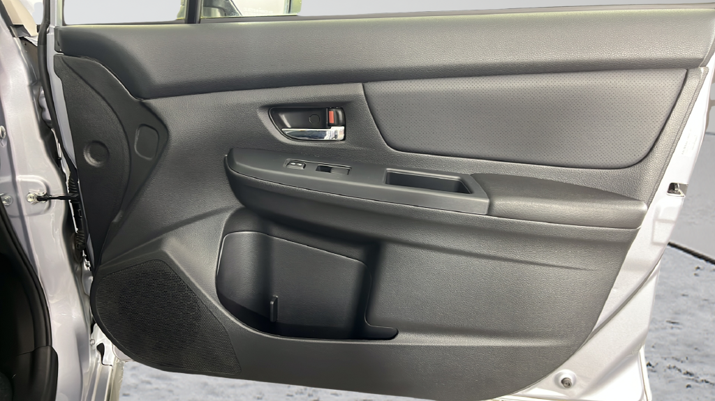 Used 2014 Ice Silver Metallic Subaru 2.0i Limited image 19