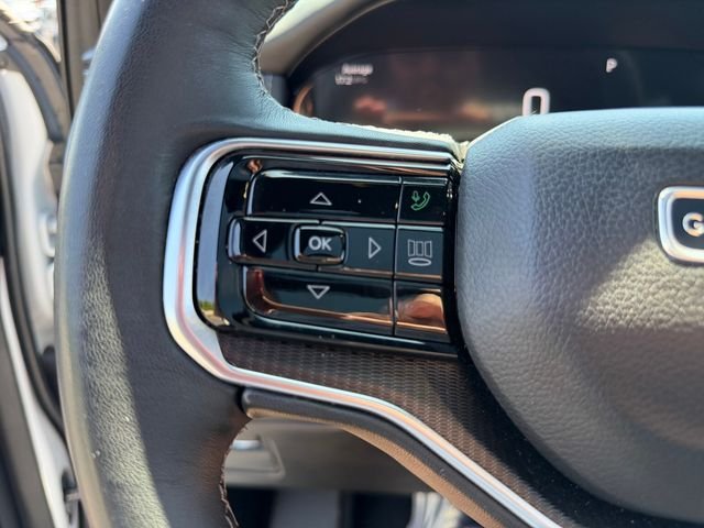 Used 2024 White Jeep  image 28