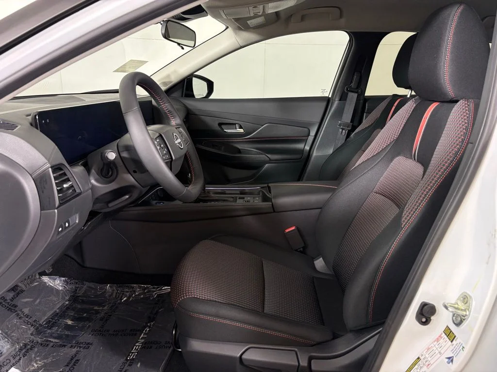 New 2026 Aspen White TriCoat / Super Black Two-tone Nissan SR image 16