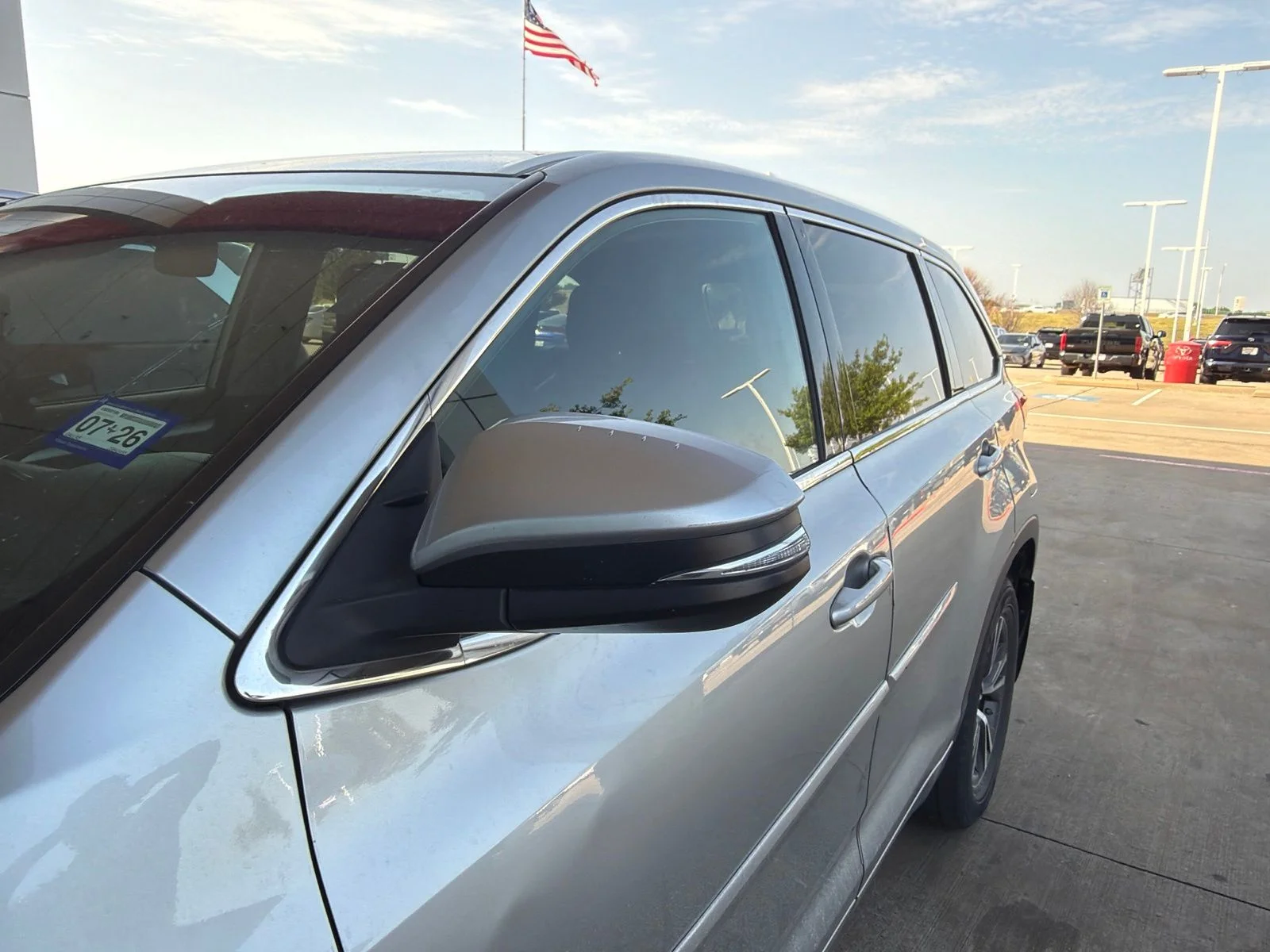Used 2018 Silver Toyota LE image 4