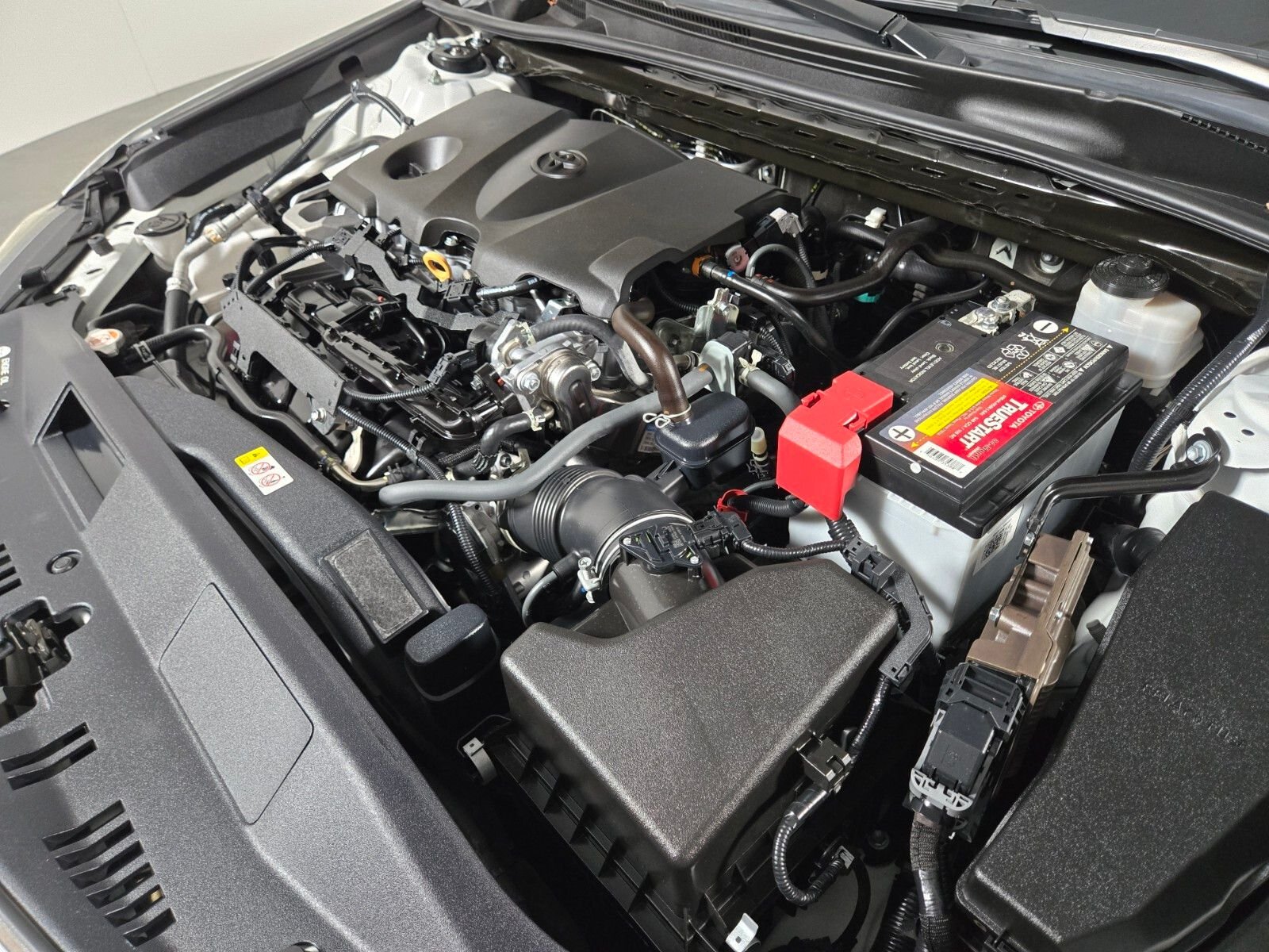 Used 2022 Pearl Toyota XSE image 19